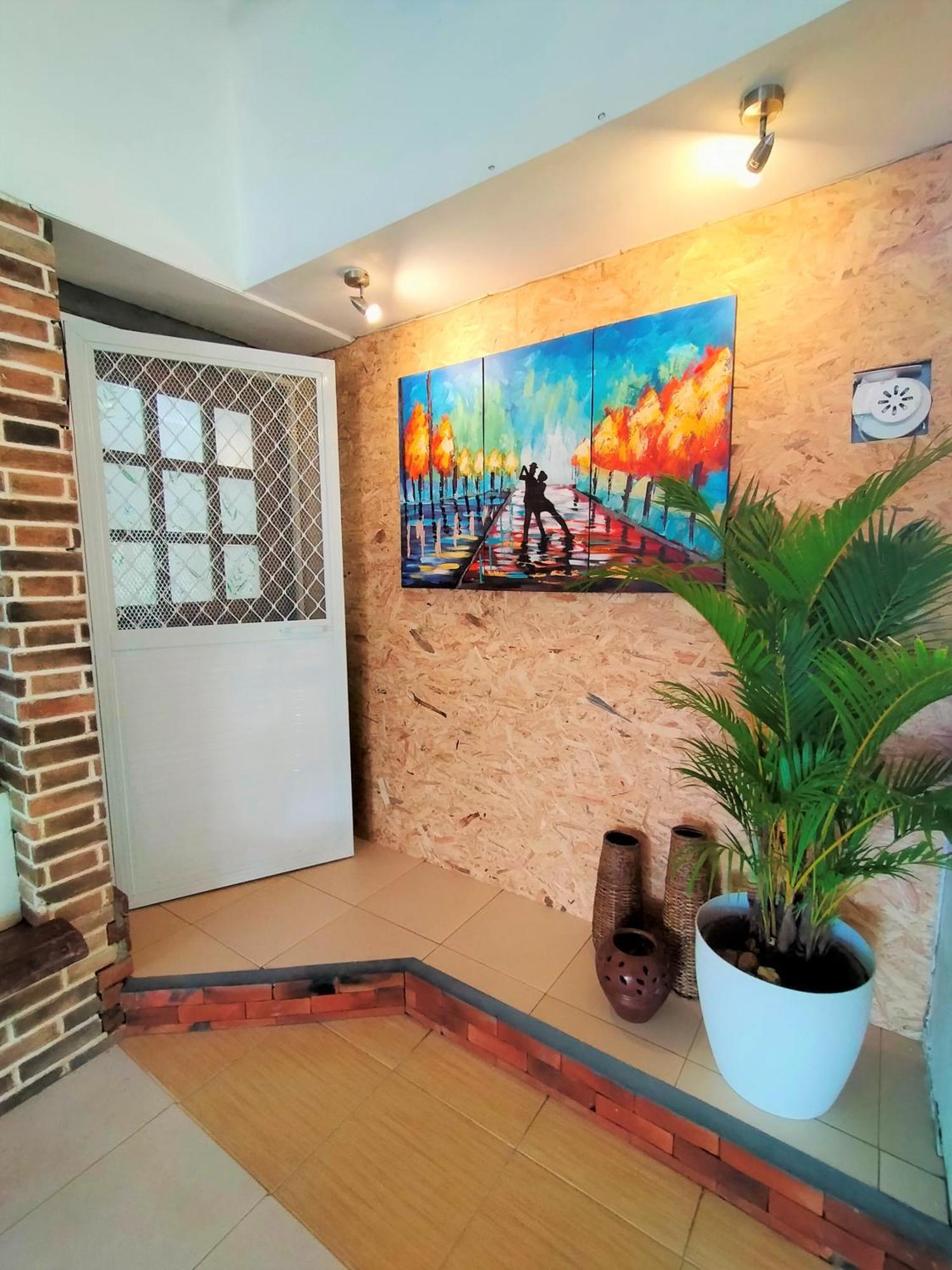 Balai Tinay Guesthouse Легазпи Стая снимка